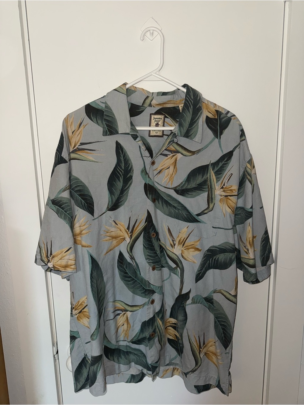 Jamaica Jaxx Men's Light Blue Tropical Print Short Sleeve Shirt